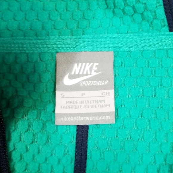 Nike Performance Jacket - Picture 12 of 14